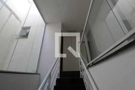 Escada de casa à venda com 3 quartos, 130m² em Freguesia (Jacarepaguá), Rio de Janeiro