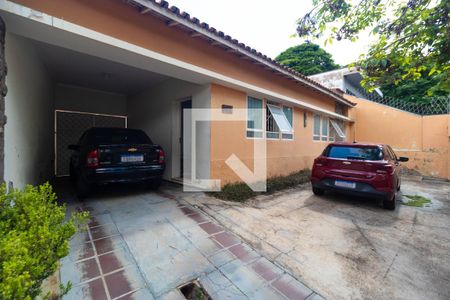 Casa à venda com 152m², 4 quartos e 1 vaga Casa à venda com 152m², 4 quartos e 1 vagaGaragem