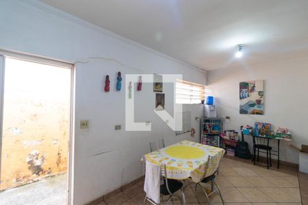 Casa à venda com 152m², 4 quartos e 1 vaga Casa à venda com 152m², 4 quartos e 1 vagaCozinha