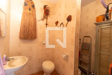 Casa à venda com 152m², 4 quartos e 1 vaga Casa à venda com 152m², 4 quartos e 1 vagaBanheiro da Suíte 03 (Edícula)