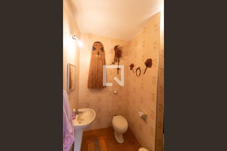 Casa à venda com 152m², 4 quartos e 1 vaga Casa à venda com 152m², 4 quartos e 1 vagaBanheiro da Suíte 03 (Edícula)