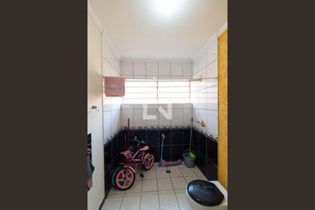 Casa à venda com 152m², 4 quartos e 1 vaga Casa à venda com 152m², 4 quartos e 1 vagaBanheiro