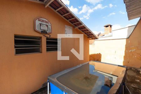 Casa à venda com 152m², 4 quartos e 1 vaga Casa à venda com 152m², 4 quartos e 1 vagaQuintal