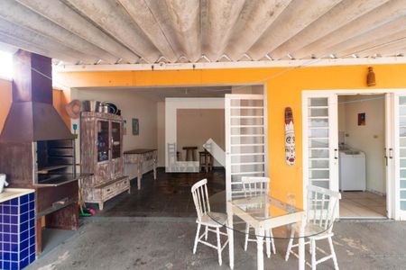 Casa à venda com 152m², 4 quartos e 1 vaga Casa à venda com 152m², 4 quartos e 1 vagaChurrasqueira