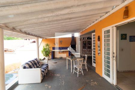 Casa à venda com 152m², 4 quartos e 1 vaga Casa à venda com 152m², 4 quartos e 1 vagaChurrasqueira