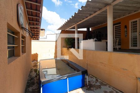 Casa à venda com 152m², 4 quartos e 1 vaga Casa à venda com 152m², 4 quartos e 1 vagaQuintal