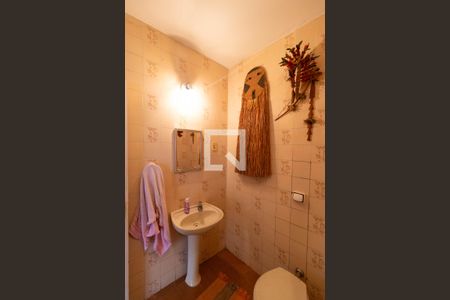 Casa à venda com 152m², 4 quartos e 1 vaga Casa à venda com 152m², 4 quartos e 1 vagaBanheiro da Suíte 03 (Edícula)