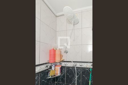 Banheiro de apartamento à venda com 1 quarto, 32m² em Passo da Areia, Porto Alegre