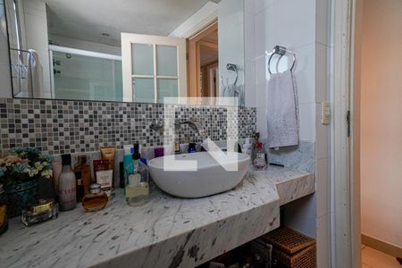 Apartamento à venda com 216m², 3 quartos e 2 vagasBanheiro da Suíte