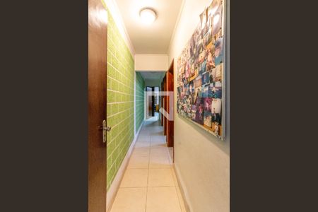 Casa à venda com 200m², 3 quartos e 2 vagas Casa à venda com 200m², 3 quartos e 2 vagasCorredor