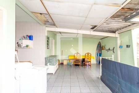 Casa à venda com 200m², 3 quartos e 2 vagas Casa à venda com 200m², 3 quartos e 2 vagasÁrea de Serviço