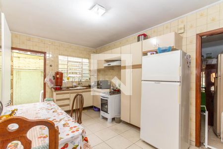 Casa à venda com 200m², 3 quartos e 2 vagas Casa à venda com 200m², 3 quartos e 2 vagasCozinha