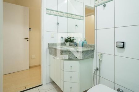 Casa à venda com 390m², 5 quartos e 10 vagasBanheiro Social 