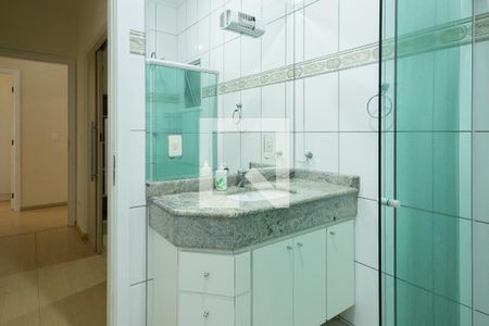 Casa à venda com 390m², 5 quartos e 10 vagasBanheiro - Suíte 1