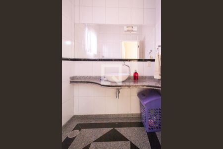 Casa à venda com 390m², 5 quartos e 10 vagasLavabo 2