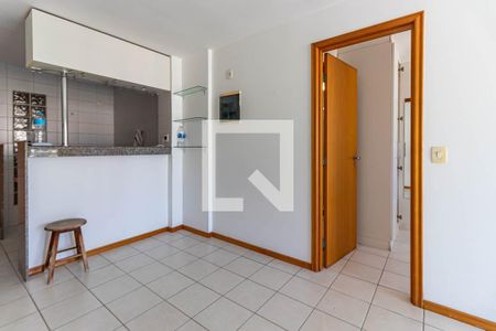 Sala de kitnet/studio à venda com 1 quarto, 50m² em Icaraí, Niterói