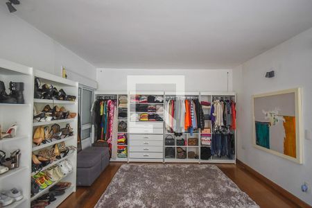 Casa de condomínio à venda com 372m², 4 quartos e 6 vagasArmário da Suíte 4