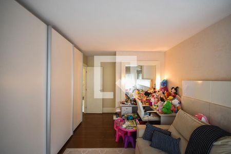 Casa de condomínio à venda com 372m², 4 quartos e 6 vagasSuíte 3