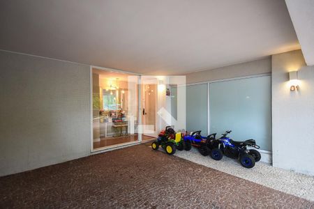 Casa de condomínio à venda com 372m², 4 quartos e 6 vagasGaragem
