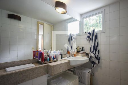 Casa de condomínio à venda com 372m², 4 quartos e 6 vagasBanheiro Suíte 4