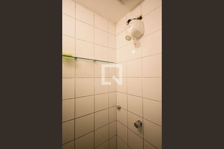 Casa de condomínio à venda com 372m², 4 quartos e 6 vagasBanheiro de Serviço