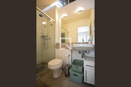 Casa de condomínio à venda com 372m², 4 quartos e 6 vagasBanheiro Suíte 2