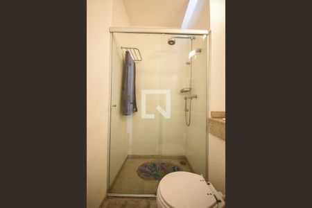 Casa de condomínio à venda com 372m², 4 quartos e 6 vagasBanheiro Suíte 2