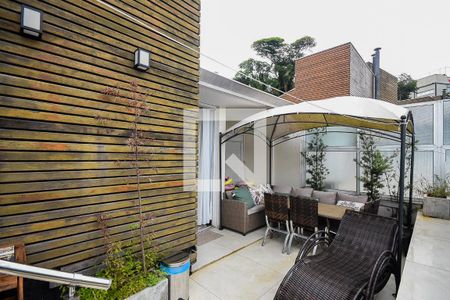 Casa de condomínio à venda com 372m², 4 quartos e 6 vagasPiscina