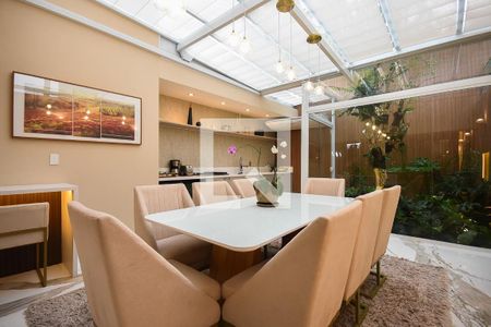 Casa de condomínio à venda com 372m², 4 quartos e 6 vagasSala de Jantar