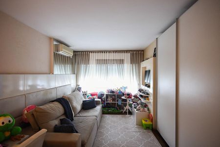 Casa de condomínio à venda com 372m², 4 quartos e 6 vagasSuíte 3