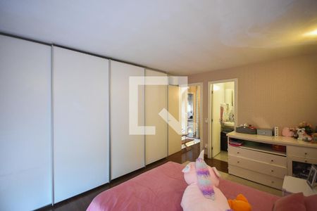 Casa de condomínio à venda com 372m², 4 quartos e 6 vagasSuíte 1