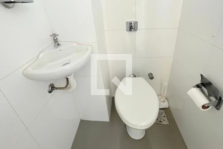 Apartamento à venda com 79m², 2 quartos e 1 vaga Apartamento à venda com 79m², 2 quartos e 1 vagaBanheiro de serviço