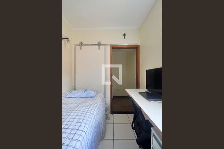 Apartamento à venda com 100m², 2 quartos e 2 vagasQuarto 2