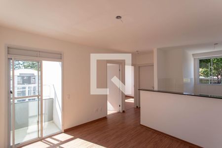 Sala de apartamento para alugar com 3 quartos, 70m² em Jardim Vitoria, Belo Horizonte