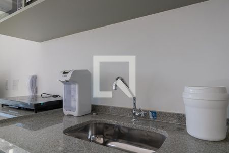 Cozinha de apartamento para alugar com 1 quarto, 25m² em Vila Andrade, São Paulo