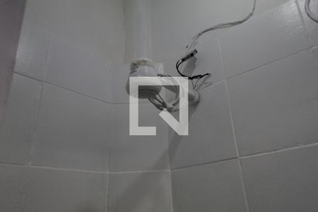 Banheiro de kitnet/studio para alugar com 1 quarto, 25m² em Gardênia Azul, Rio de Janeiro