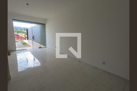 sala  de casa à venda com 2 quartos, 116m² em Jardim Central, Betim