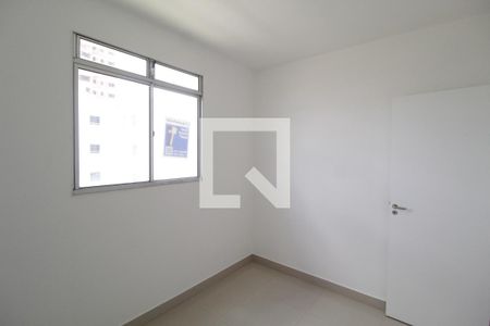 Quarto 2 de apartamento para alugar com 2 quartos, 48m² em Gávea, Uberlândia