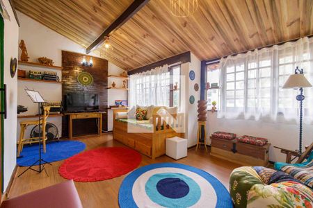 Casa de condomínio à venda com 169m², 3 quartos e 2 vagas Casa de condomínio à venda com 169m², 3 quartos e 2 vagasSuíte