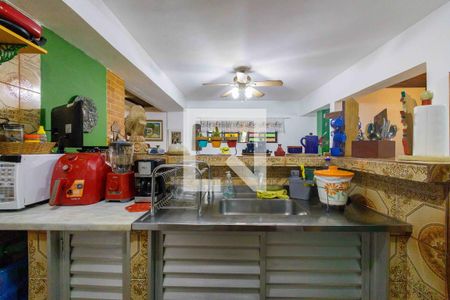 Casa de condomínio à venda com 169m², 3 quartos e 2 vagas Casa de condomínio à venda com 169m², 3 quartos e 2 vagasCozinha