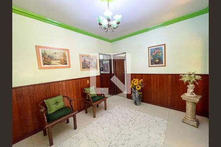 Sala  de casa à venda com 4 quartos, 330m² em Milionários (barreiro), Belo Horizonte