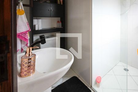 Casa de condomínio à venda com 105m², 3 quartos e 2 vagasBanheiro da Suite