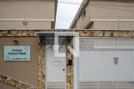 Casa de condomínio à venda com 105m², 3 quartos e 2 vagasFachada