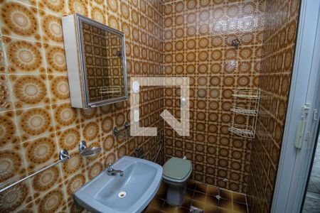 Apartamento para alugar com 51m², 2 quartos e sem vagaBanheiro