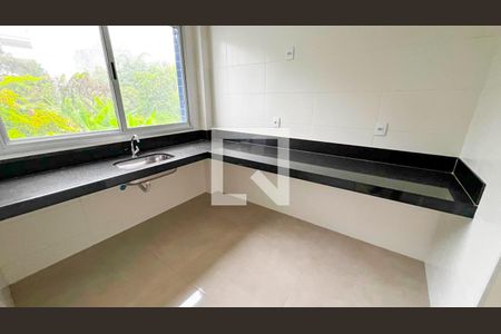 Apartamento à venda com 184m², 4 quartos e 2 vagasCozinha