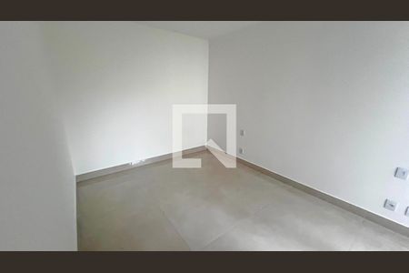 Apartamento à venda com 184m², 4 quartos e 2 vagasQuarto 2