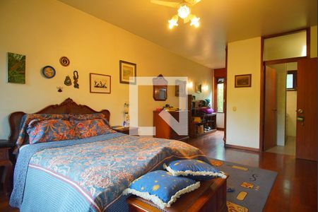 Casa à venda com 591m², 5 quartos e 3 vagasQuarto Suíte 