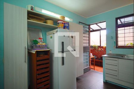 Casa à venda com 591m², 5 quartos e 3 vagasCozinha 