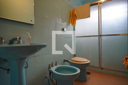 Casa à venda com 591m², 5 quartos e 3 vagasBanheiro 