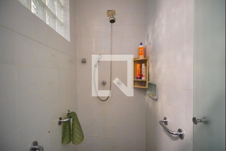 Casa à venda com 591m², 5 quartos e 3 vagasBanheiro  suíte 